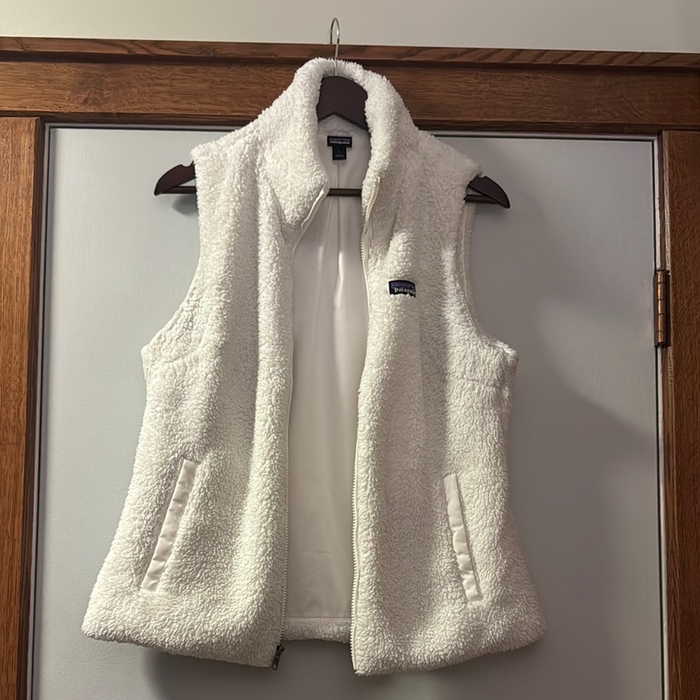 White women Patagonia vest size large Sherpa
